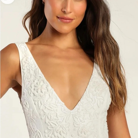 LULU'S M White Passionate Romance Beaded Sequin Mermaid Maxi Dress NEW #167 Sz M - Picture 2 of 9